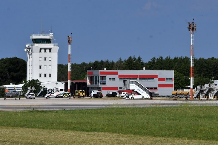 Zračna luka Pula (snimio Milivoj MIJOŠEK)